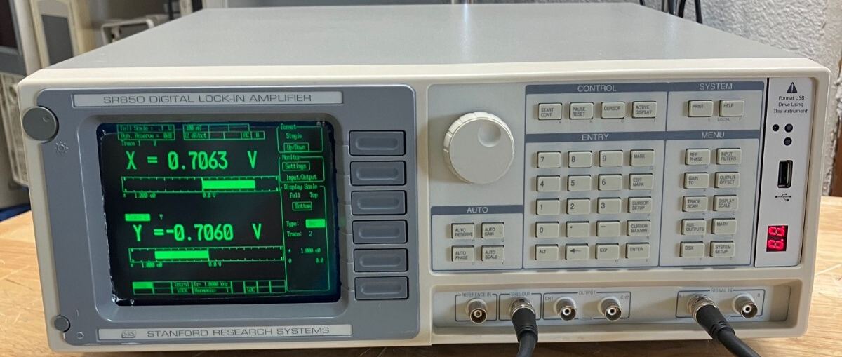 Stanford Research Systems SR850 100 kHz DSP Lock-In Amplifier with Data Calibration